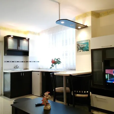 Prestige House 阳光海滩