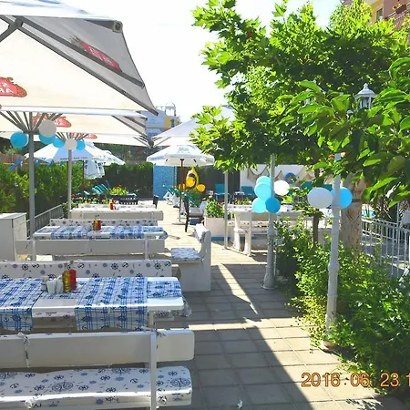 酒店 Prestige House 3*