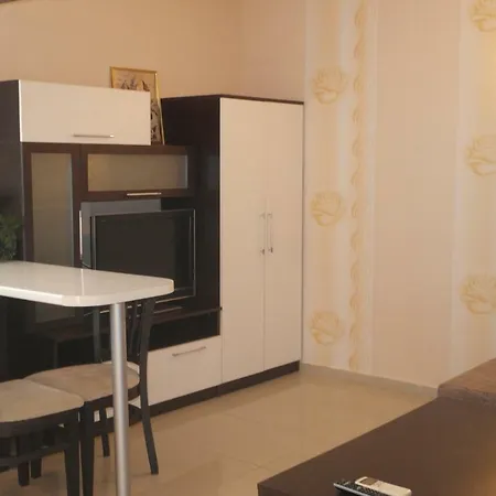 Prestige House 3* 阳光海滩